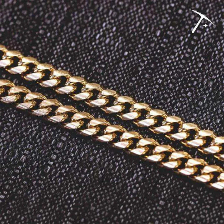 Cuban Link Chain in Yellow Gold - 5mm