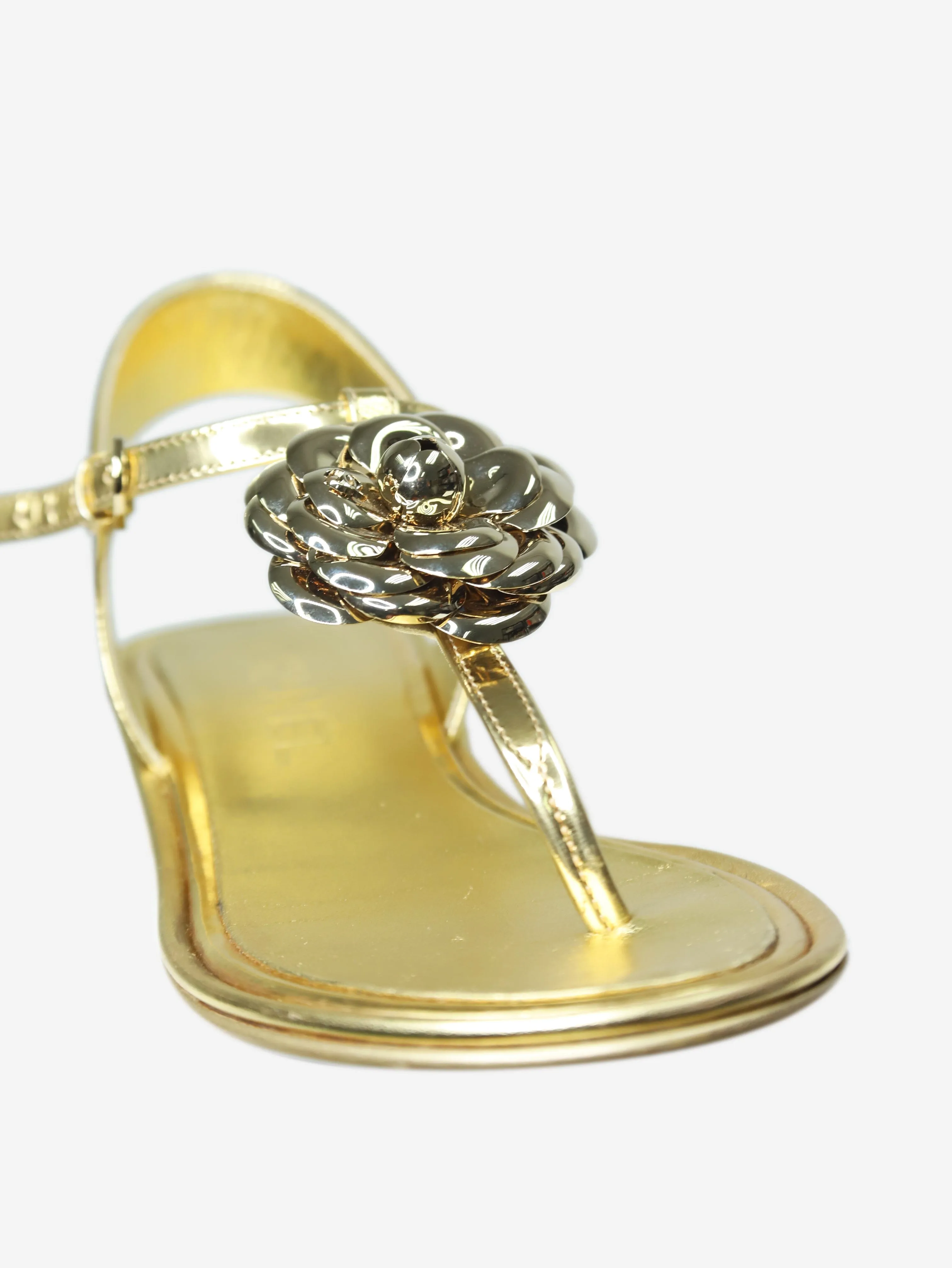 Gold T-strap sandals with flower detailing - size EU 37.5