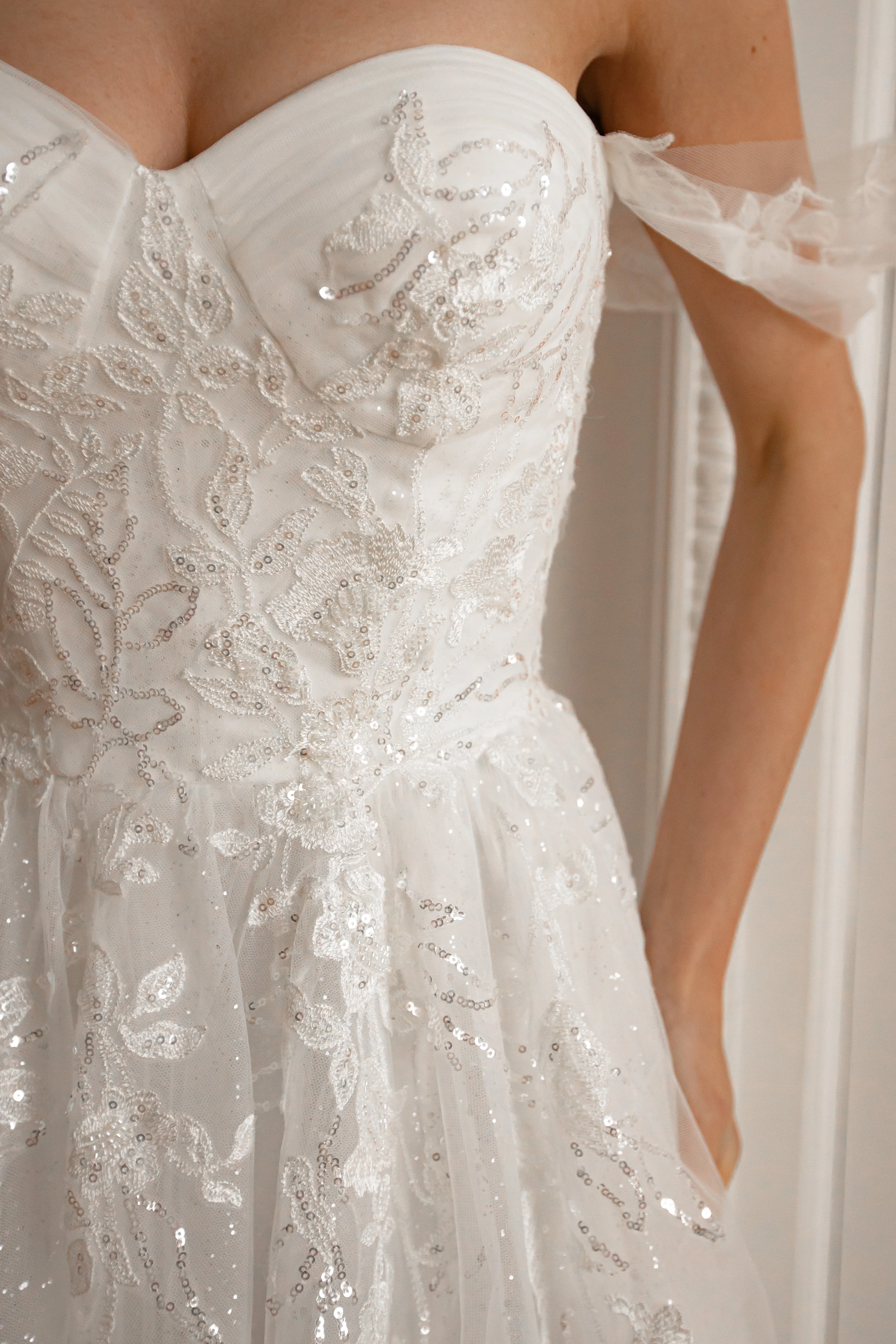 Lace Wedding Dress Jackopa with Leg Slit