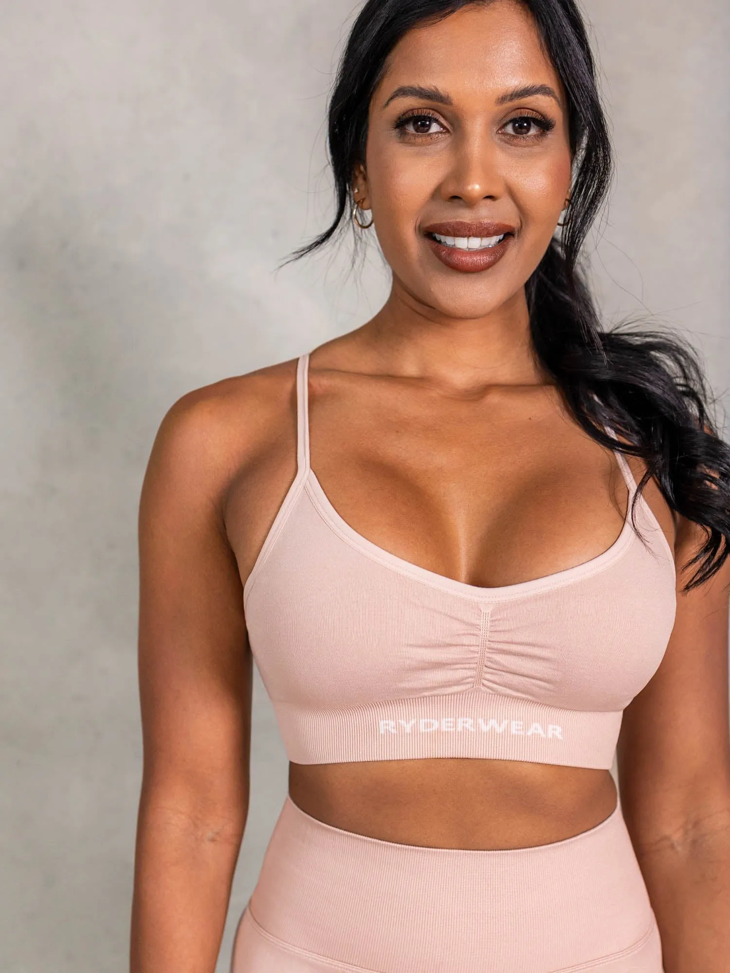 NRG Seamless Sports Bra - Biscotti