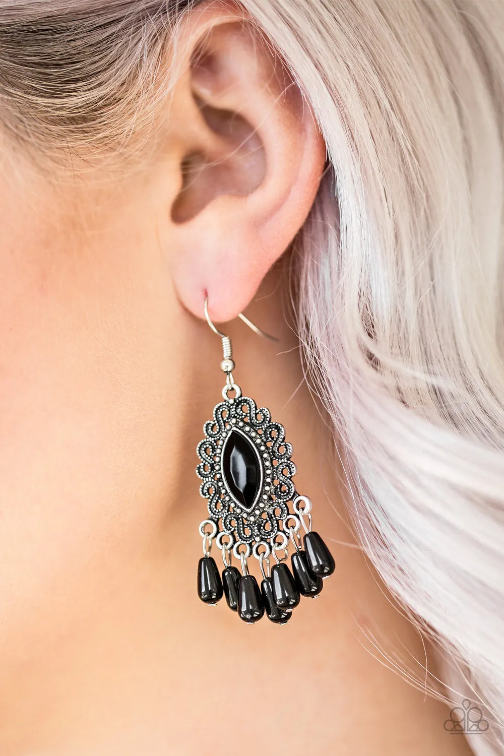 Private Villa - Black Paparazzi Earrings